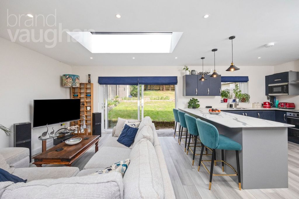 Property photo 3 of 21 Picture No. 13