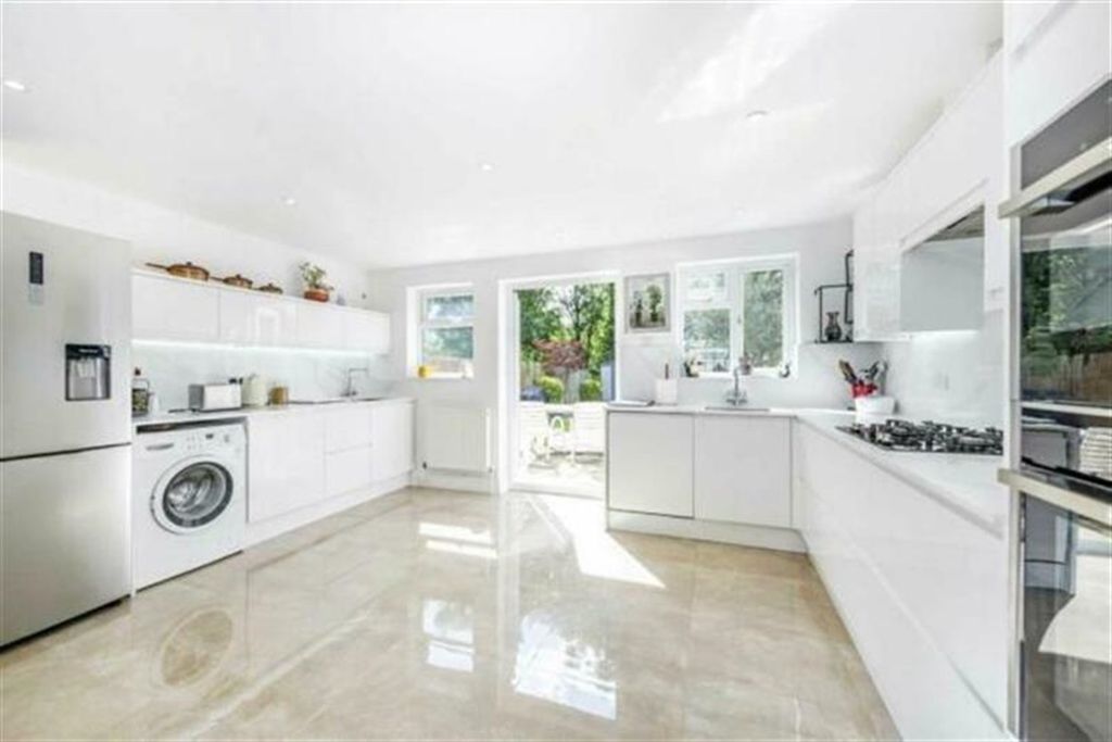 Property photo 1 of 9 (Main)