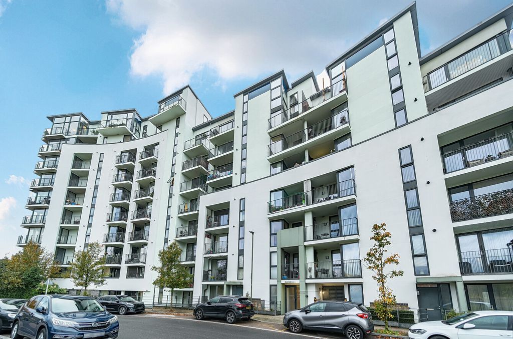 Property photo 1 of 13 1376252-20-690E1A...