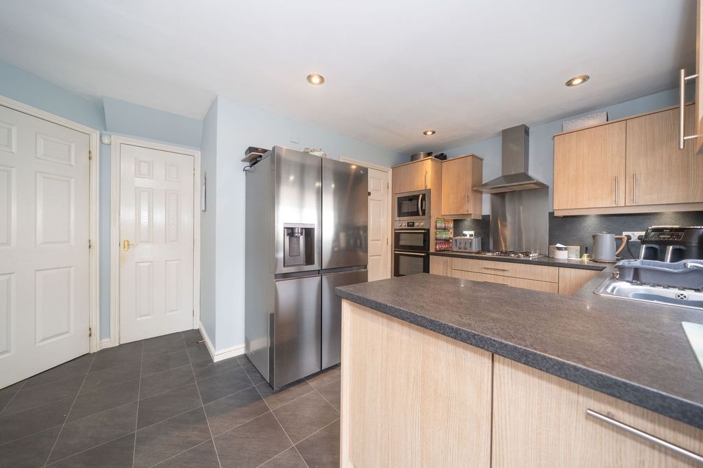 Property photo 3 of 44 Kitchen