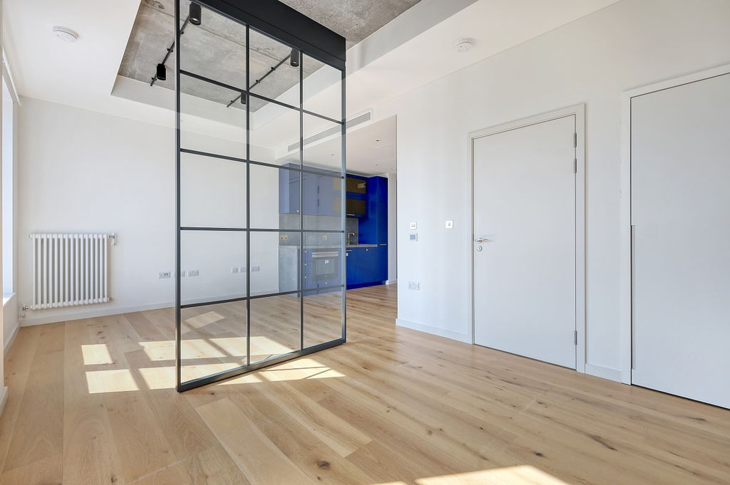 Property photo 3 of 14 Photo 3