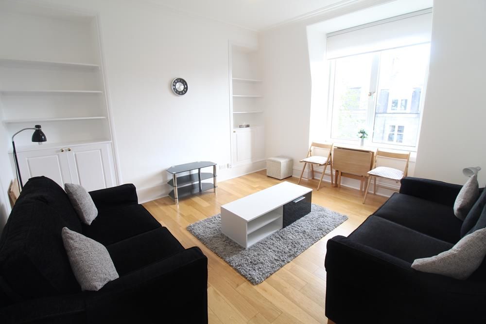 Property photo 3 of 7 Lounge