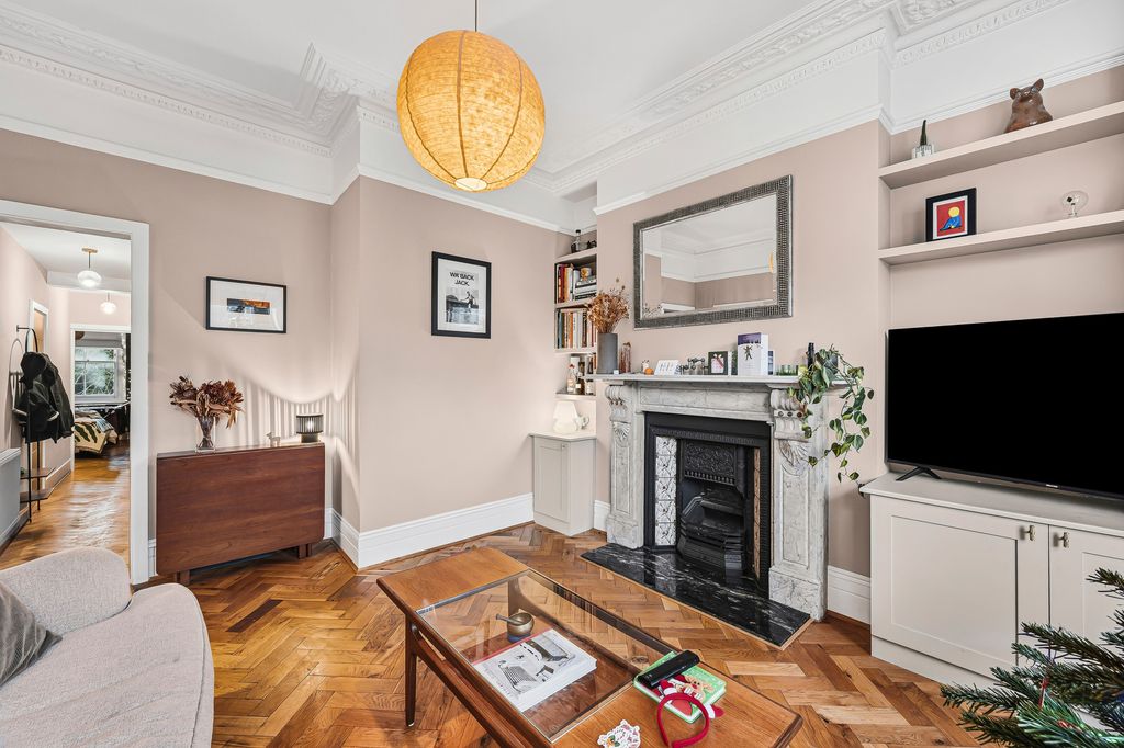 Property photo 3 of 10