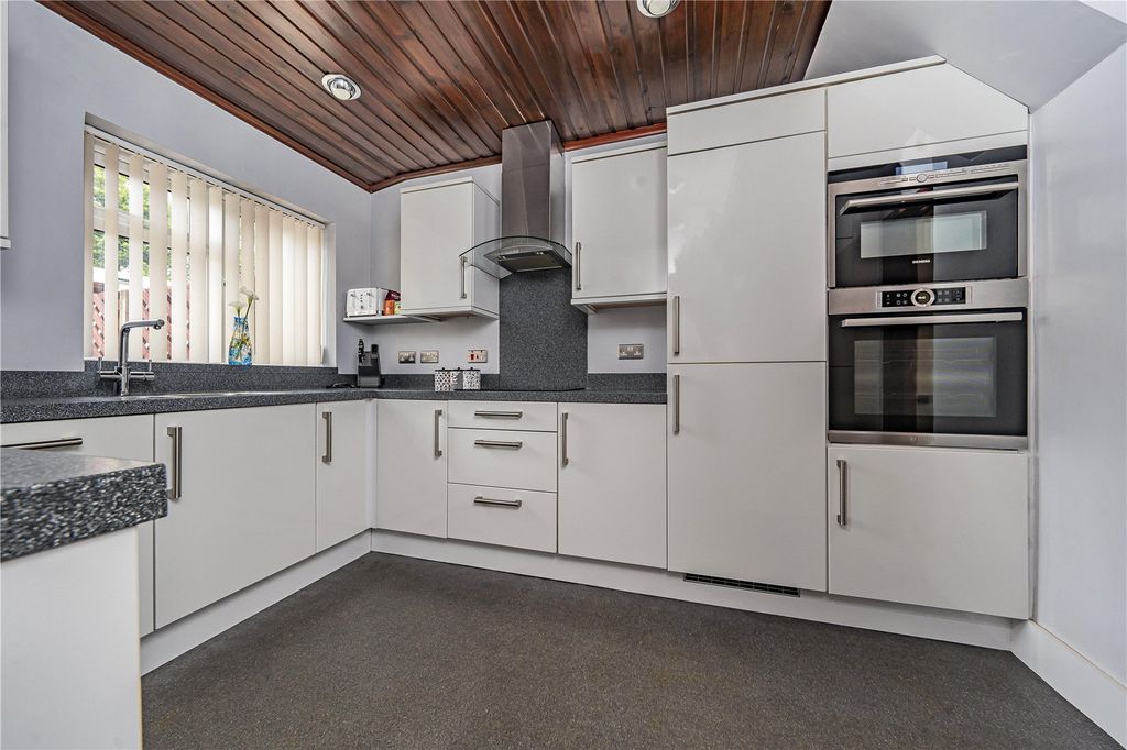 Property photo 3 of 19 Picture No. 05