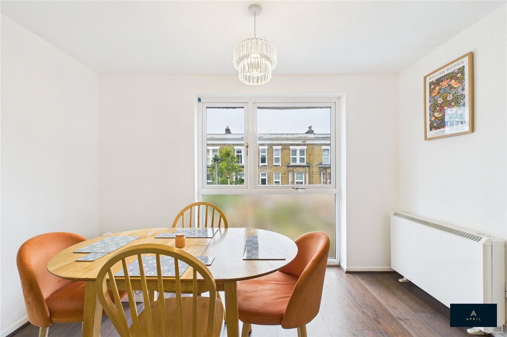 Property photo 2 of 17 Picture No. 12