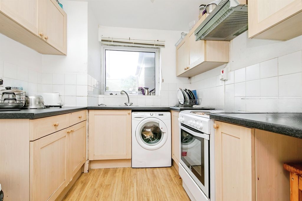 Property photo 2 of 9