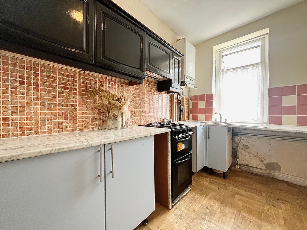 Property photo 1 of 14 Kitchen