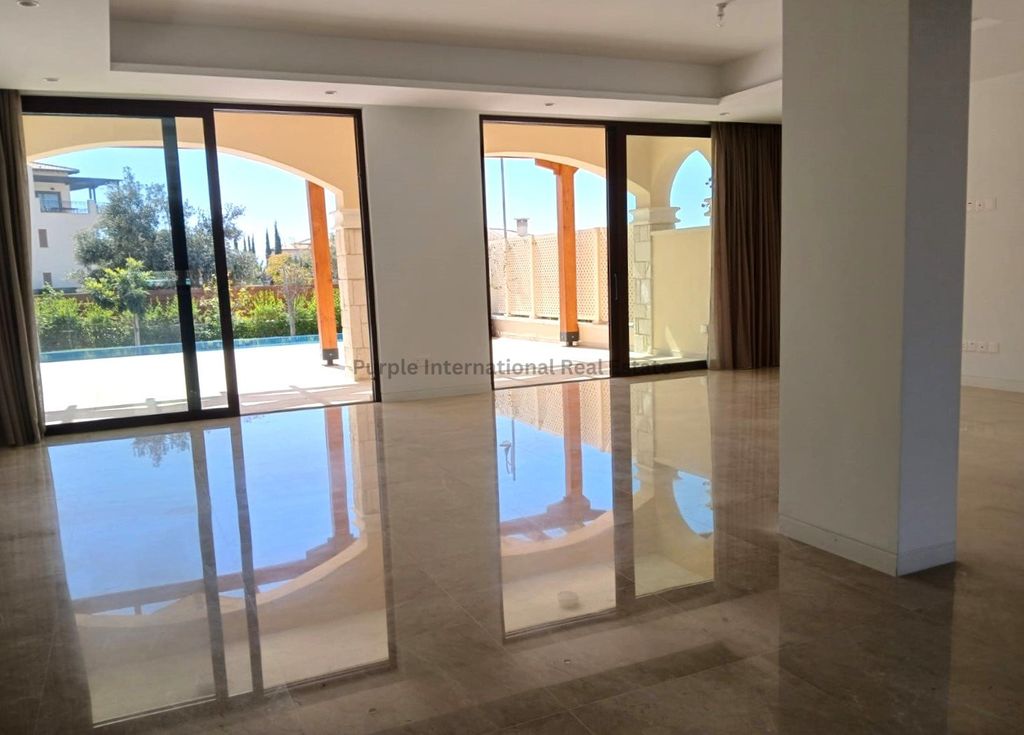 Property photo 2 of 27