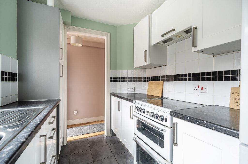 Property photo 3 of 19 74c72B2c-4A10-48A...