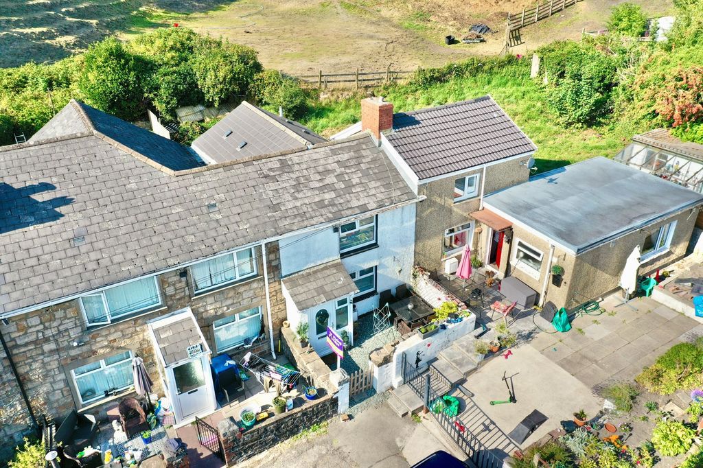 Additional image 17 of 2 bed property for saleWesley Place, Beaufort NP23