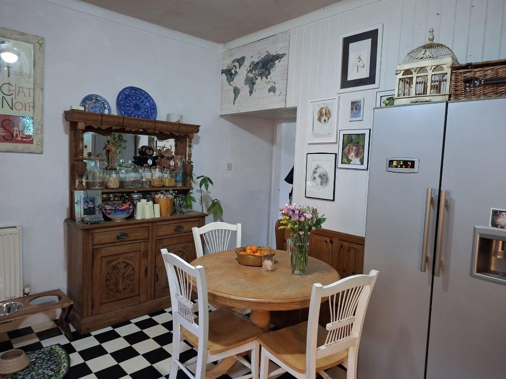 Property photo 3 of 8