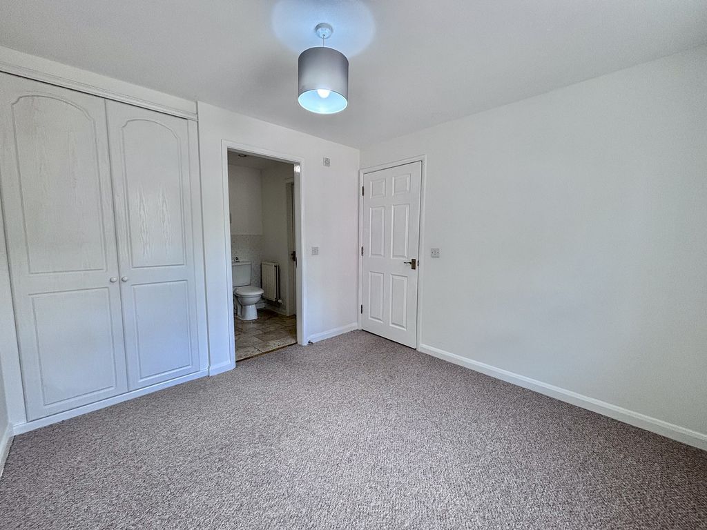Property photo 3 of 17 Bedroom 2