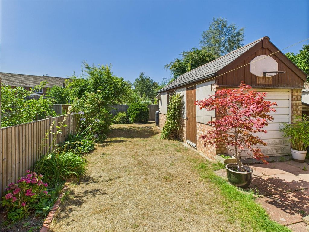 Property photo 2 of 27