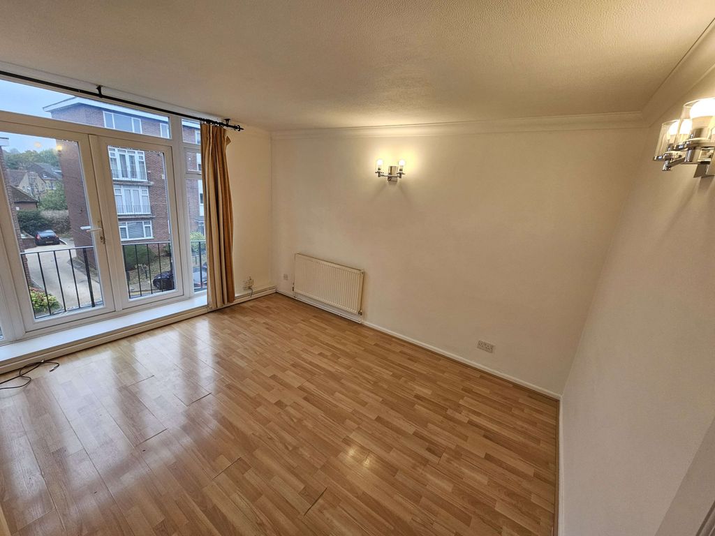 Property photo 3 of 18 Gallery