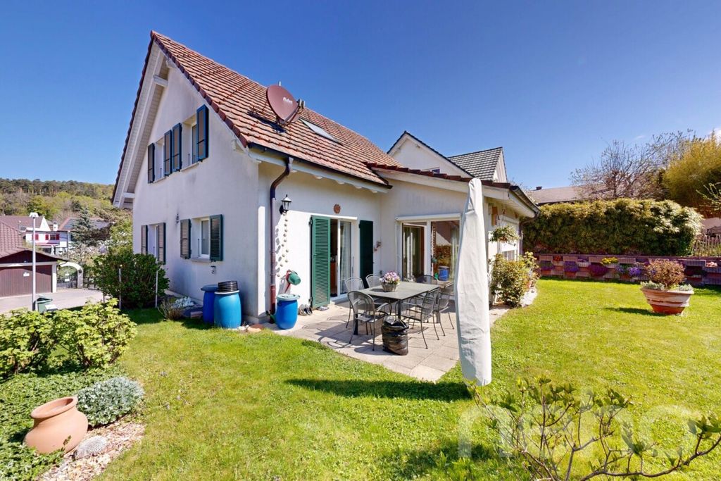 Property photo 3 of 12