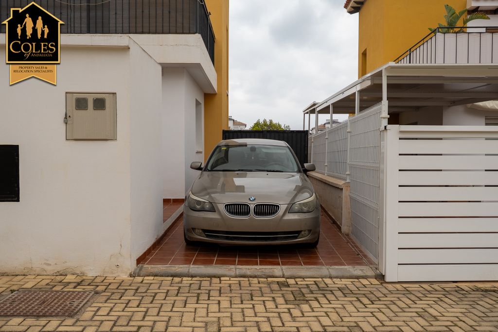 Property photo 3 of 25