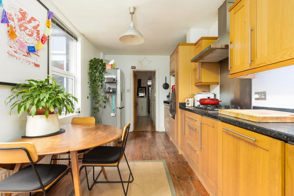 Property photo 1 of 20 55 Talbot Road, Bs4-20.Jpg