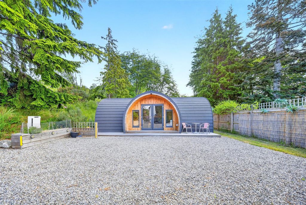 Property photo 2 of 26 21-2-Bed-Pod-Stl-Licence.Jpg