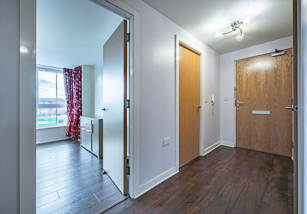 Property photo 2 of 27