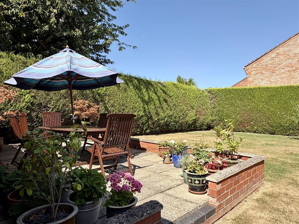Property photo 2 of 35