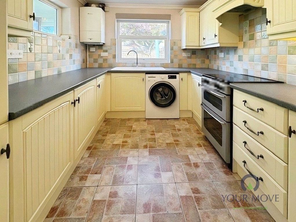 Property photo 2 of 16 Kitchen