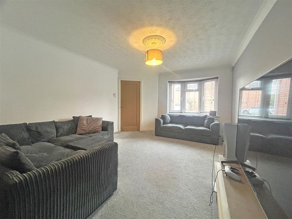 Property photo 3 of 13 Living Room