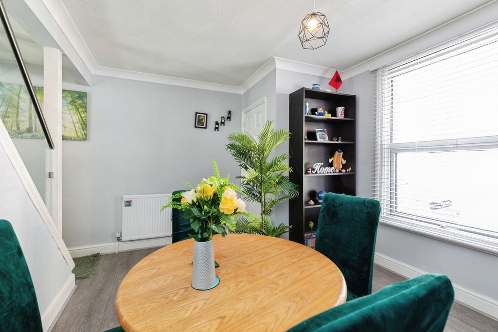 Property photo 2 of 16 Pbox-Img.Jpg