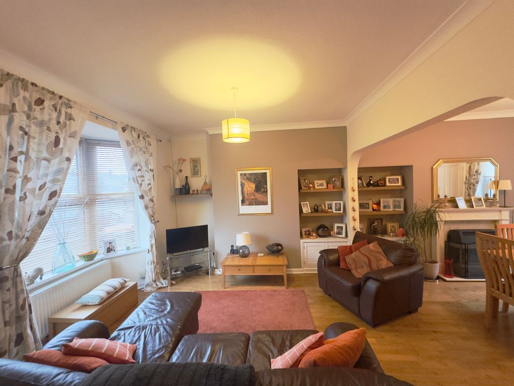 Property photo 2 of 21