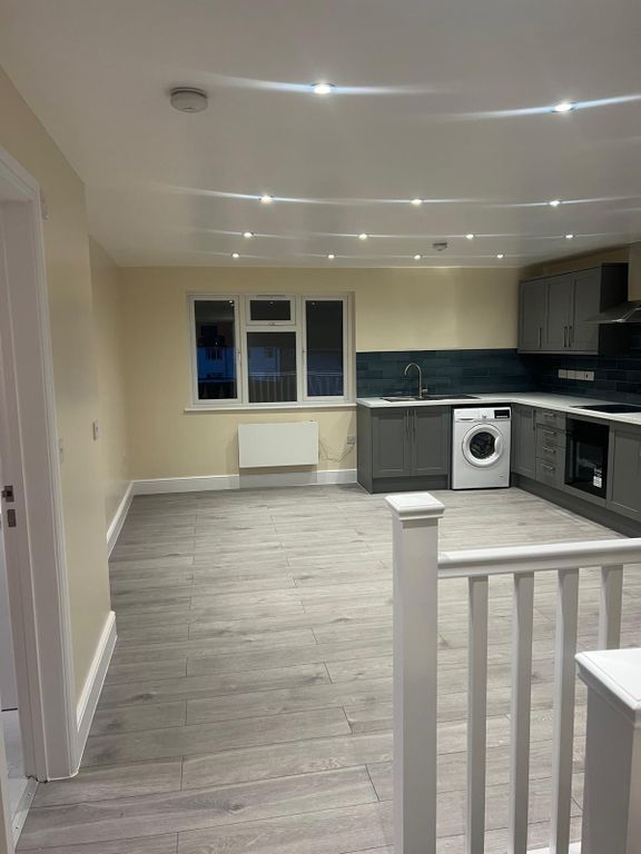 Property photo 1 of 20 3 Bed Flat For Rent