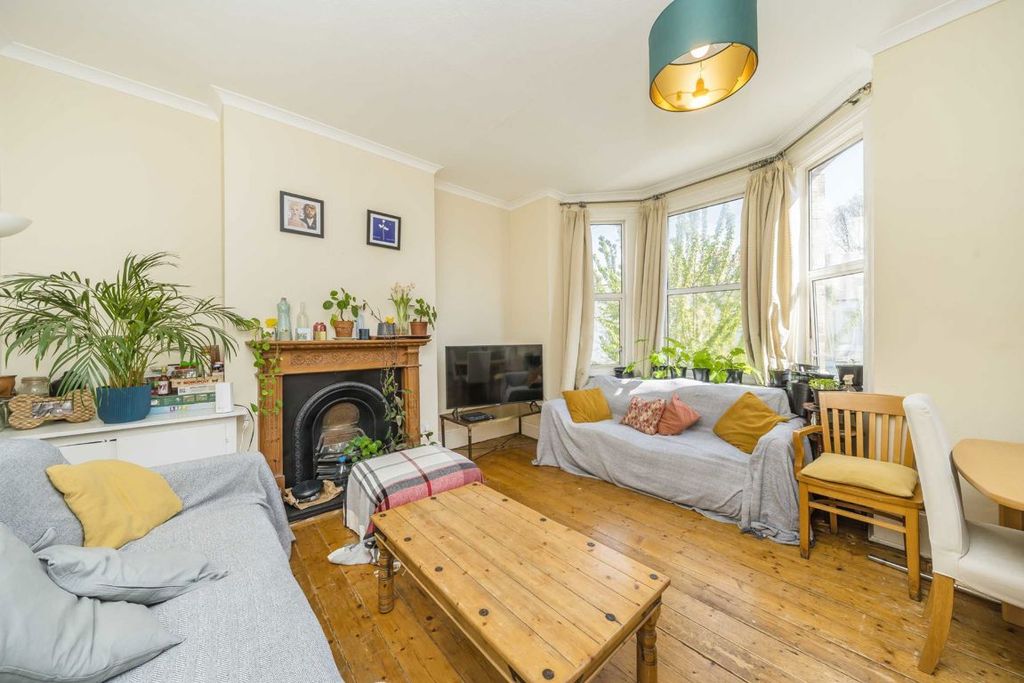 Property photo 2 of 8