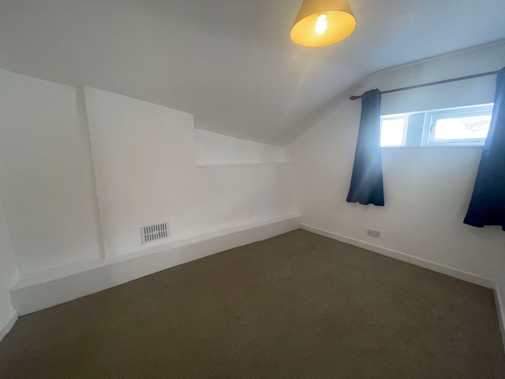 Property photo 3 of 6 Photo 5