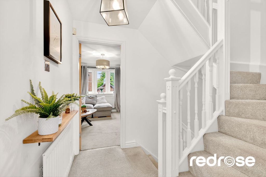 Property photo 2 of 27 Web_20 Wardle Ct-19-2500Px