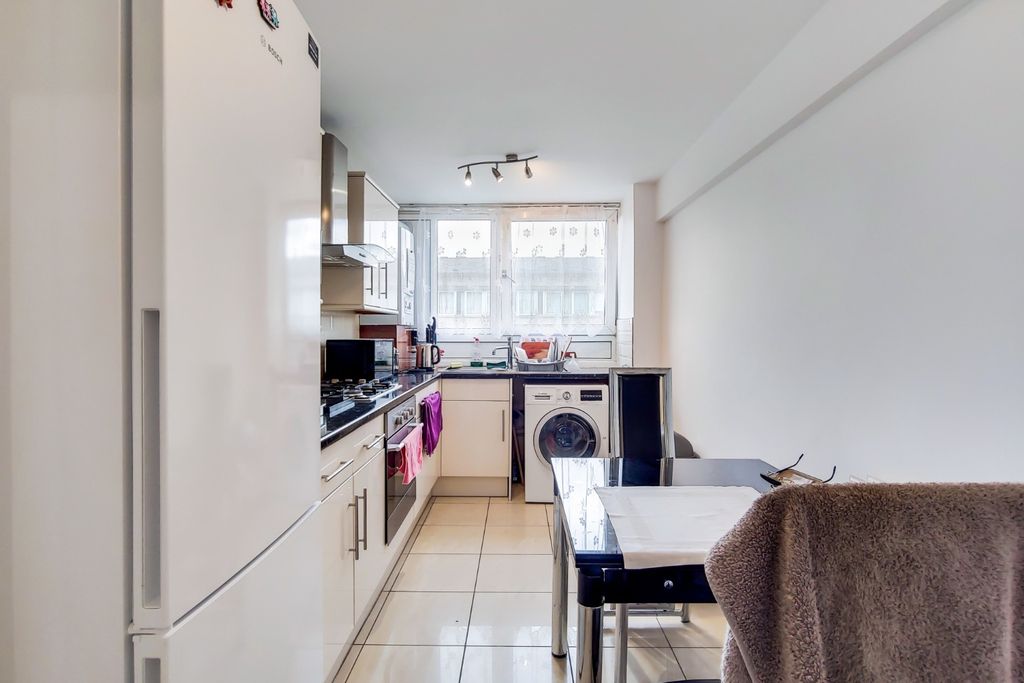 Property photo 3 of 12 4682743