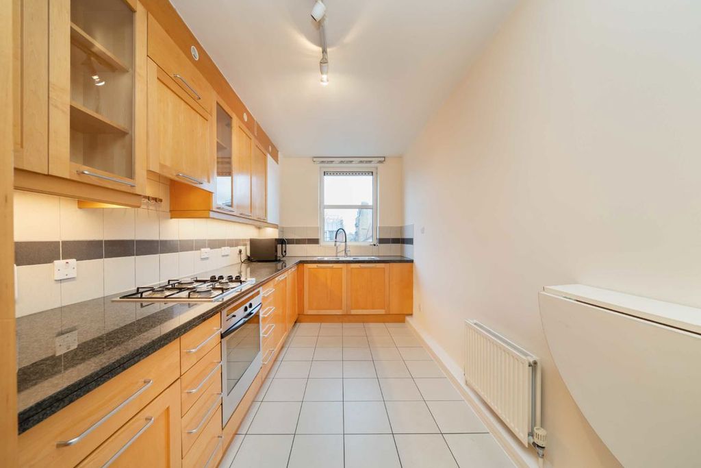 Property photo 2 of 6