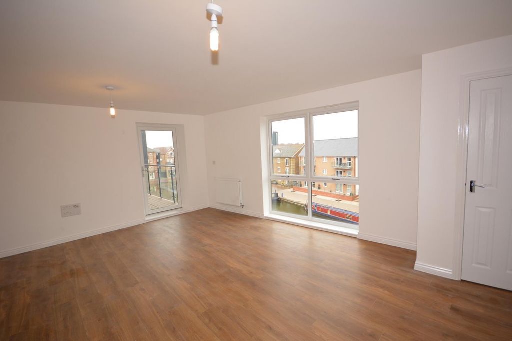 Property photo 2 of 6 Reception