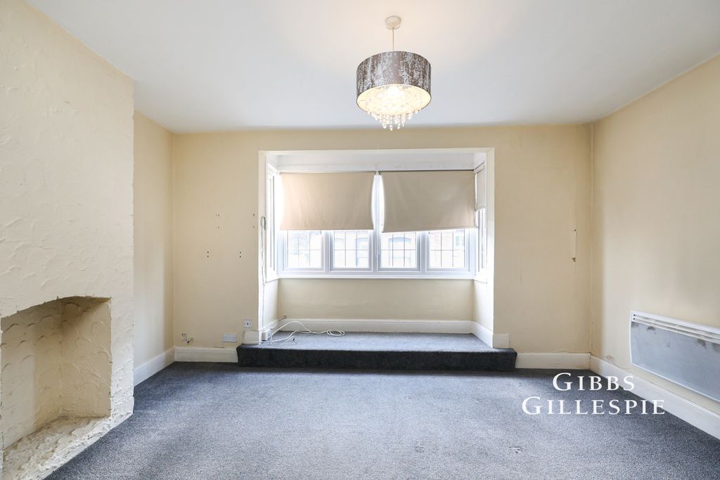 Property photo 2 of 10 Photo