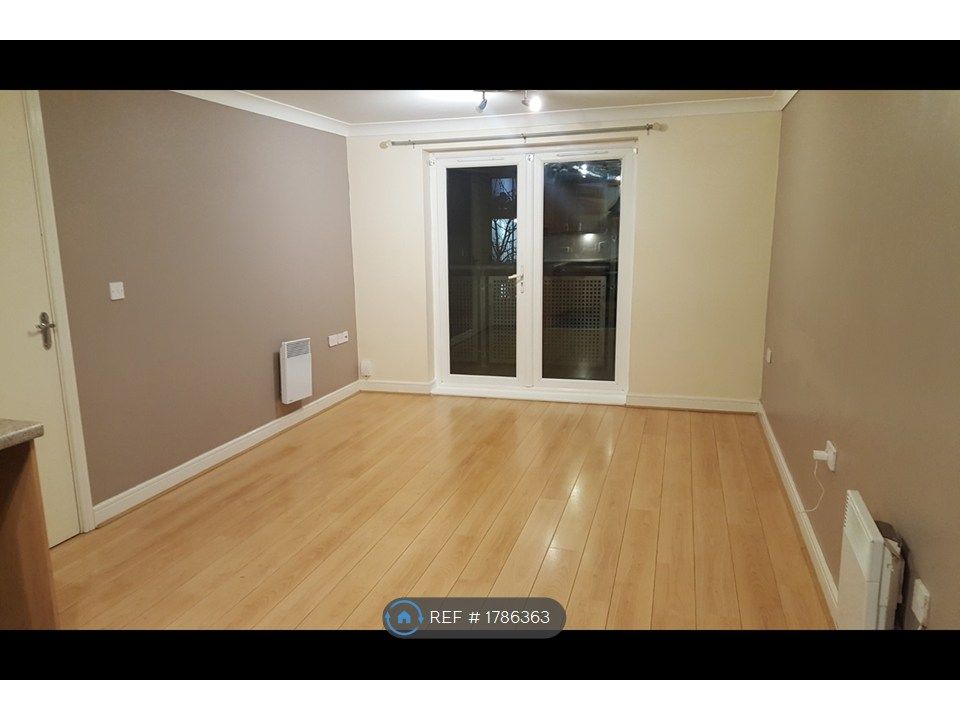 Property photo 2 of 14 Living Room