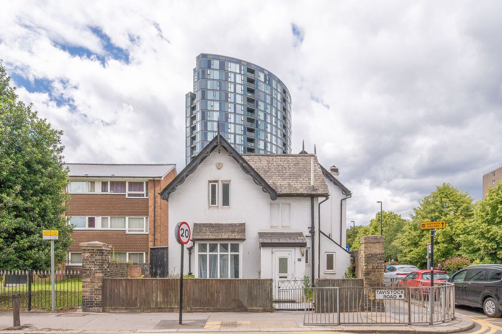 Property photo 1 of 17