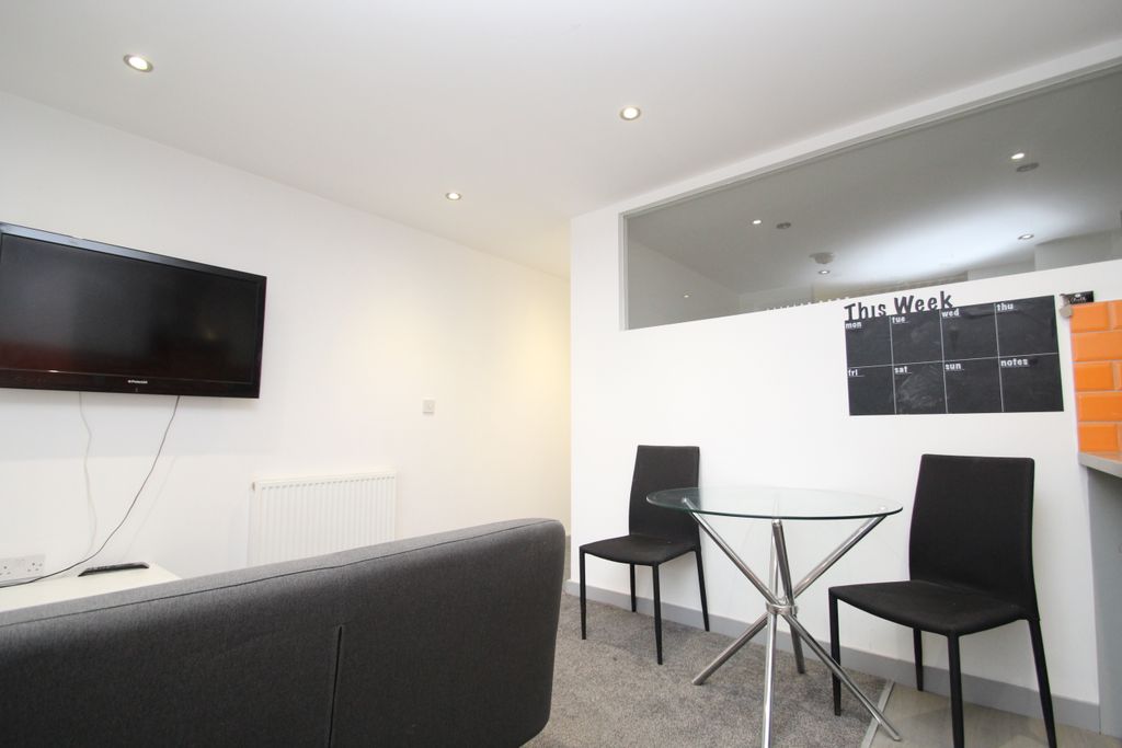 Property photo 2 of 5