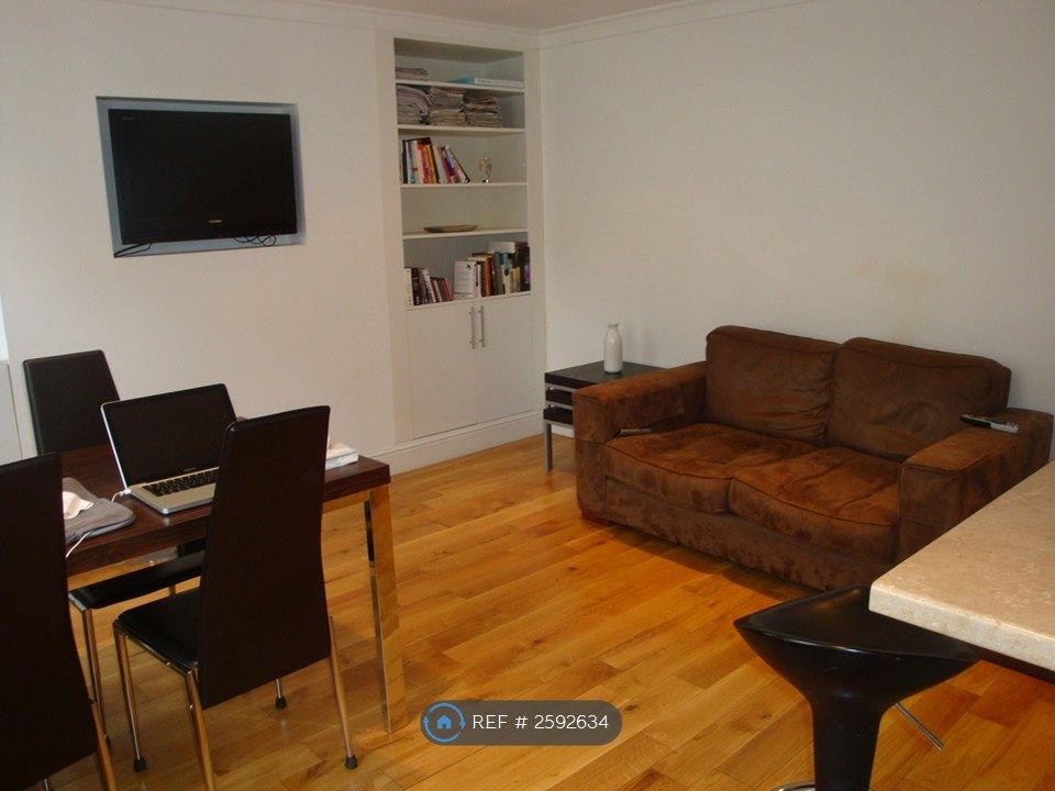 Property photo 3 of 14 Lounge