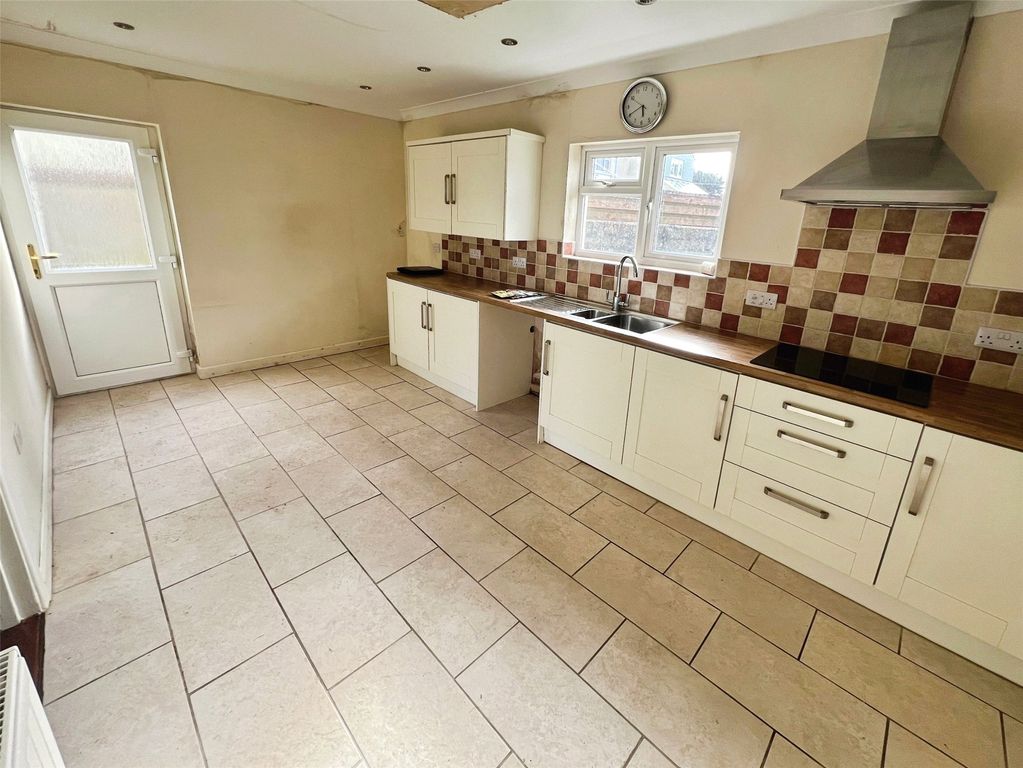 Property photo 2 of 10 Picture No. 06