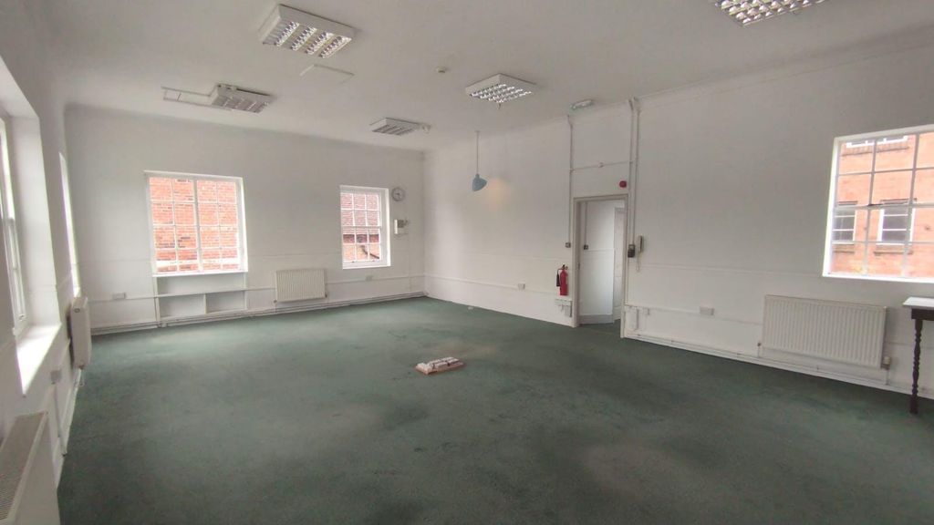 Property photo 2 of 8 Unit 4 Office 1 (1)