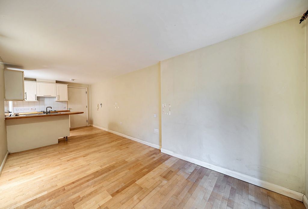 Property photo 3 of 20 1342183-11-68B83F...