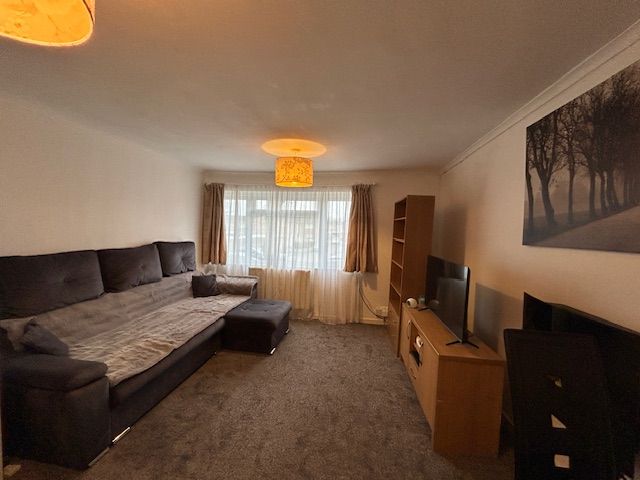 Property photo 3 of 5