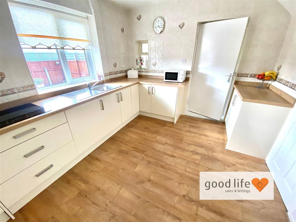 Property photo 3 of 16 20260416_151140879_Ios39Prestbury.Jpg