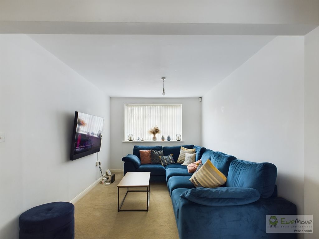 Property photo 2 of 12 Aspal Lane Living Room 2 Ewemove Mildenhall