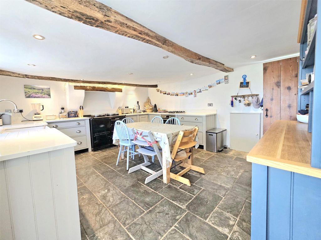 Property photo 3 of 24 3 - Picture No. 12