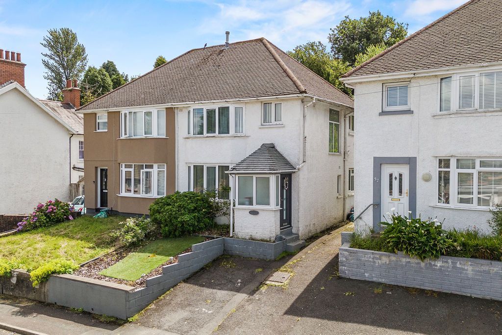 Property photo 1 of 27