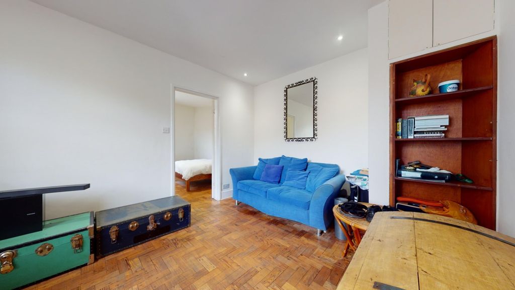 Property photo 3 of 4