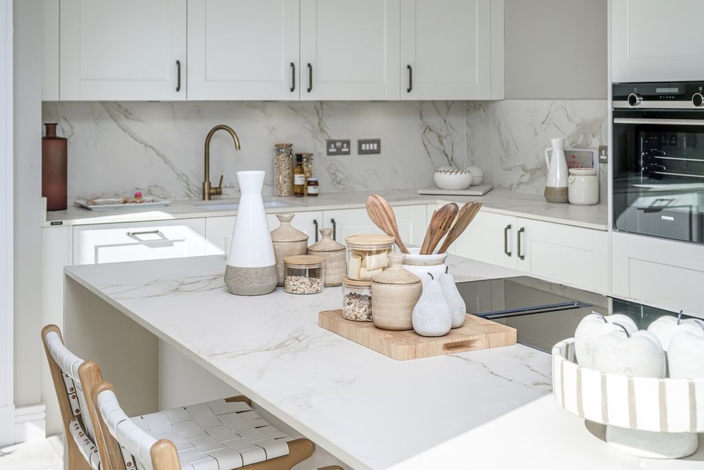 Property photo 3 of 13 Cornhill Village, Hamilton